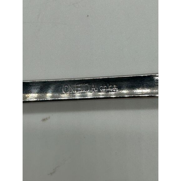 Oneida Stainless Steel Fork Rembrandt Distinction Pattern Single Fork - Picture 4 of 5